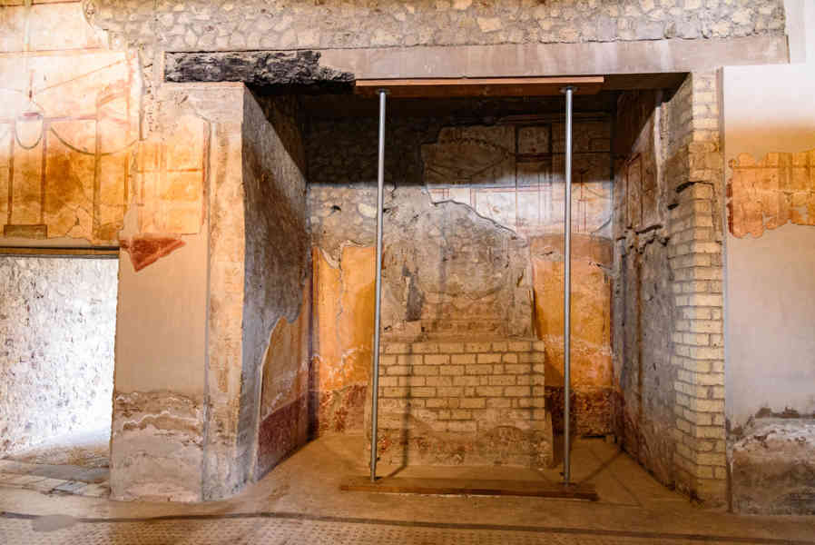 295 - Italia - Torre Annunziata - Villa Oplontis o Villa Poppea - Larario.jpg
